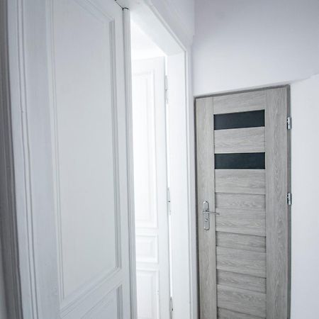 Lion Apartments - Laba Krakow Bagian luar foto