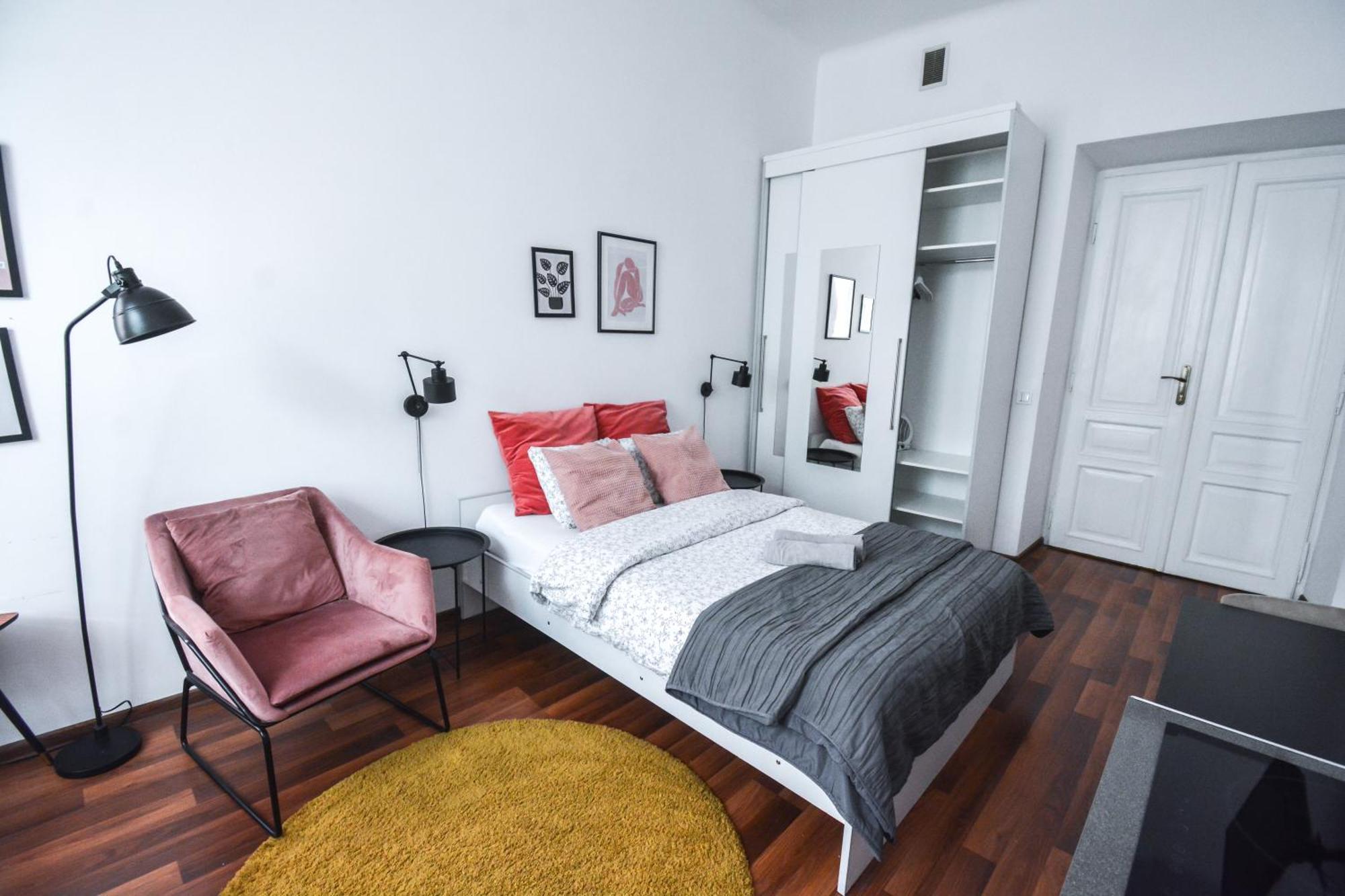 Lion Apartments - Laba Krakow Bagian luar foto