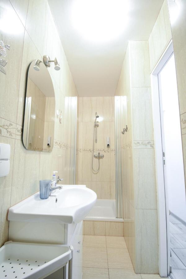 Lion Apartments - Laba Krakow Bagian luar foto